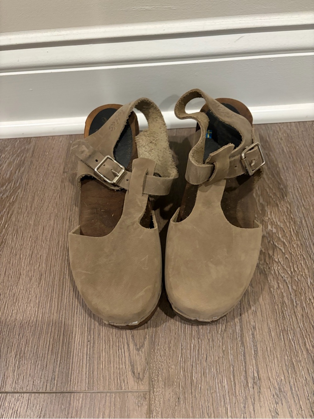 Lotta from Stockholm grey t strap clogs